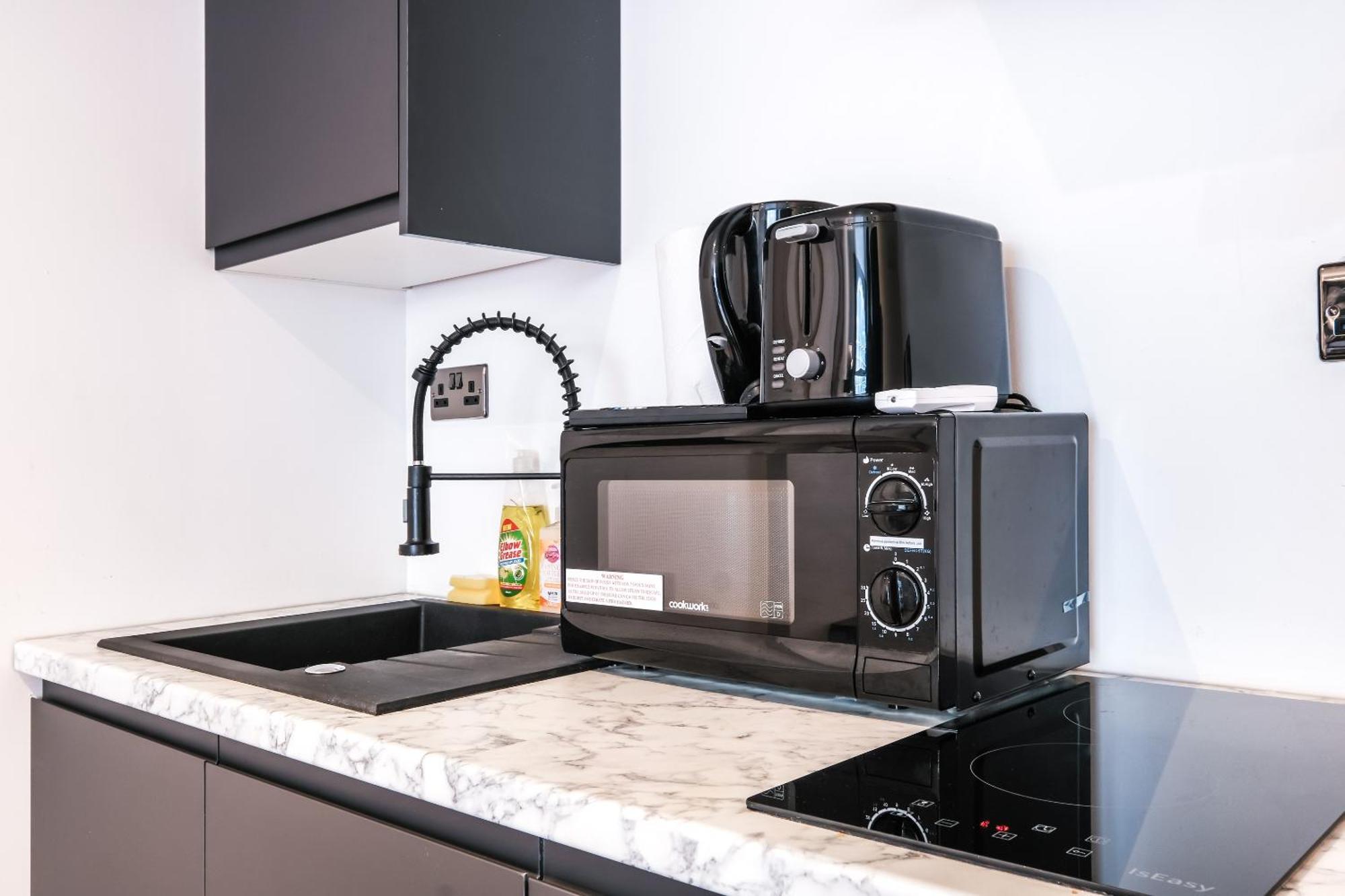 Spacious Apartment In Piccadilly Sleep 6 Vrb London Luaran gambar