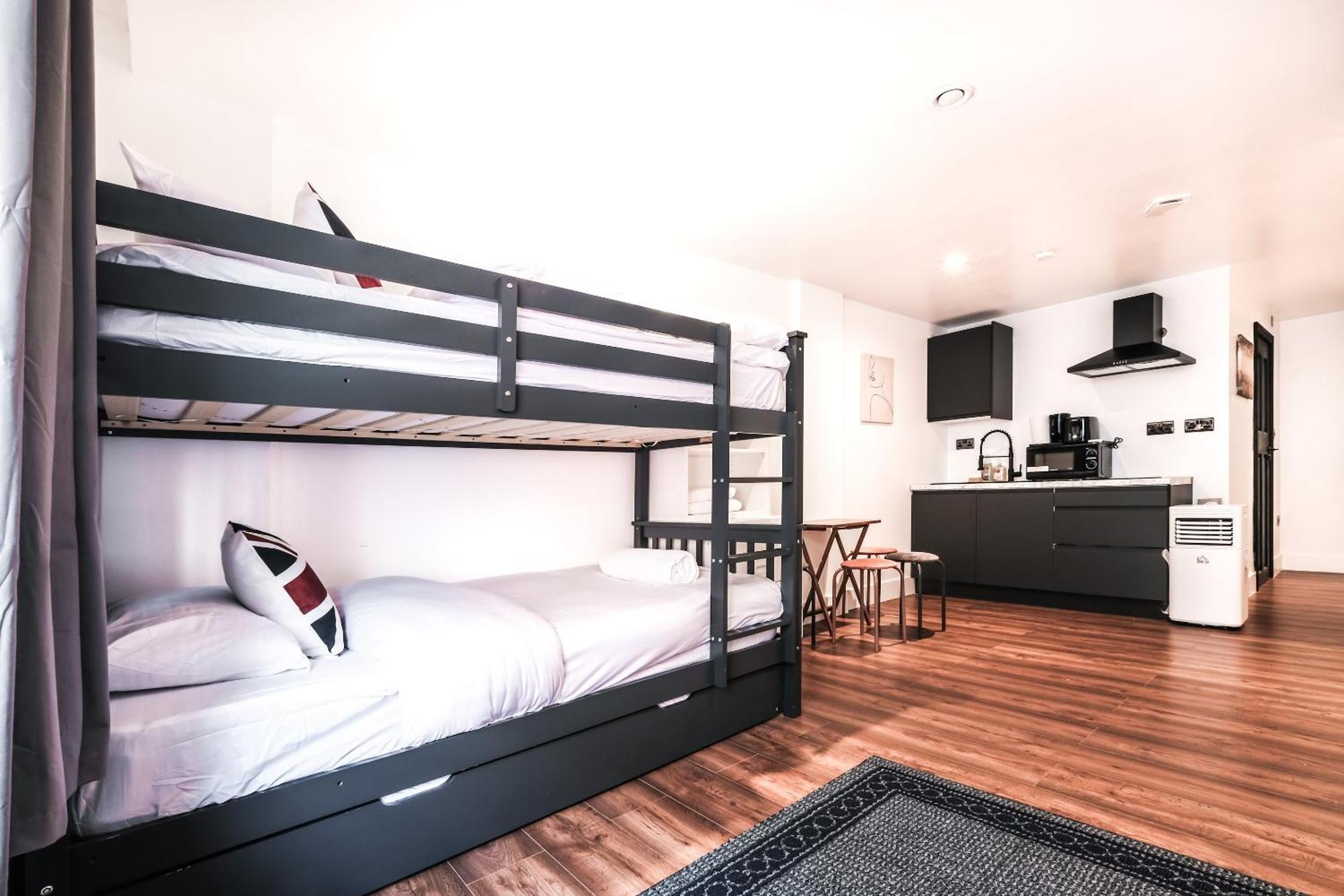 Spacious Apartment In Piccadilly Sleep 6 Vrb London Luaran gambar